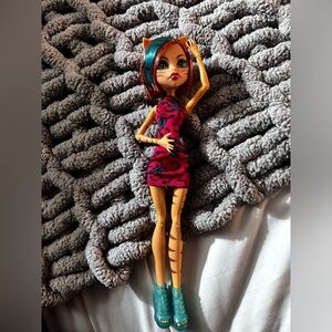 freaky field trip torelai